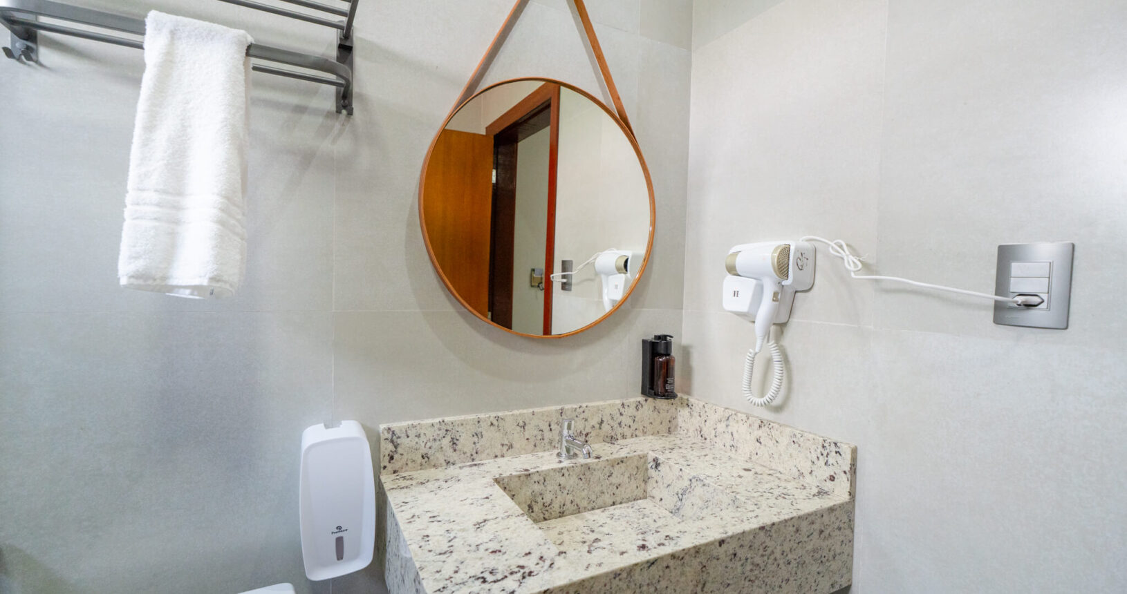 banheiro-01-ponteira-prime-hotel