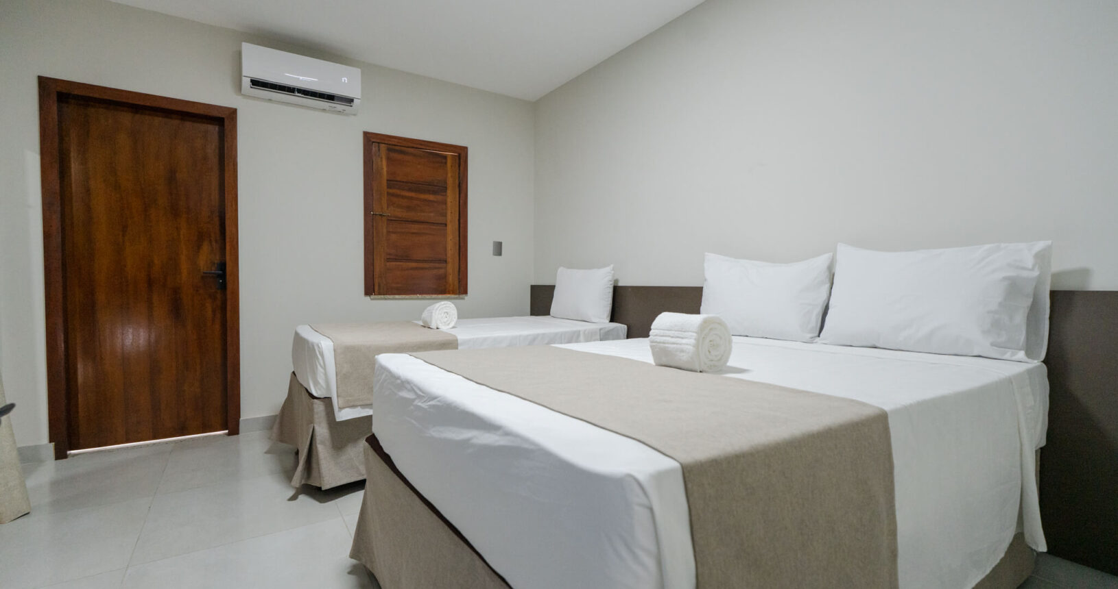casal-solteiro-01-ponteira-prime-hotel